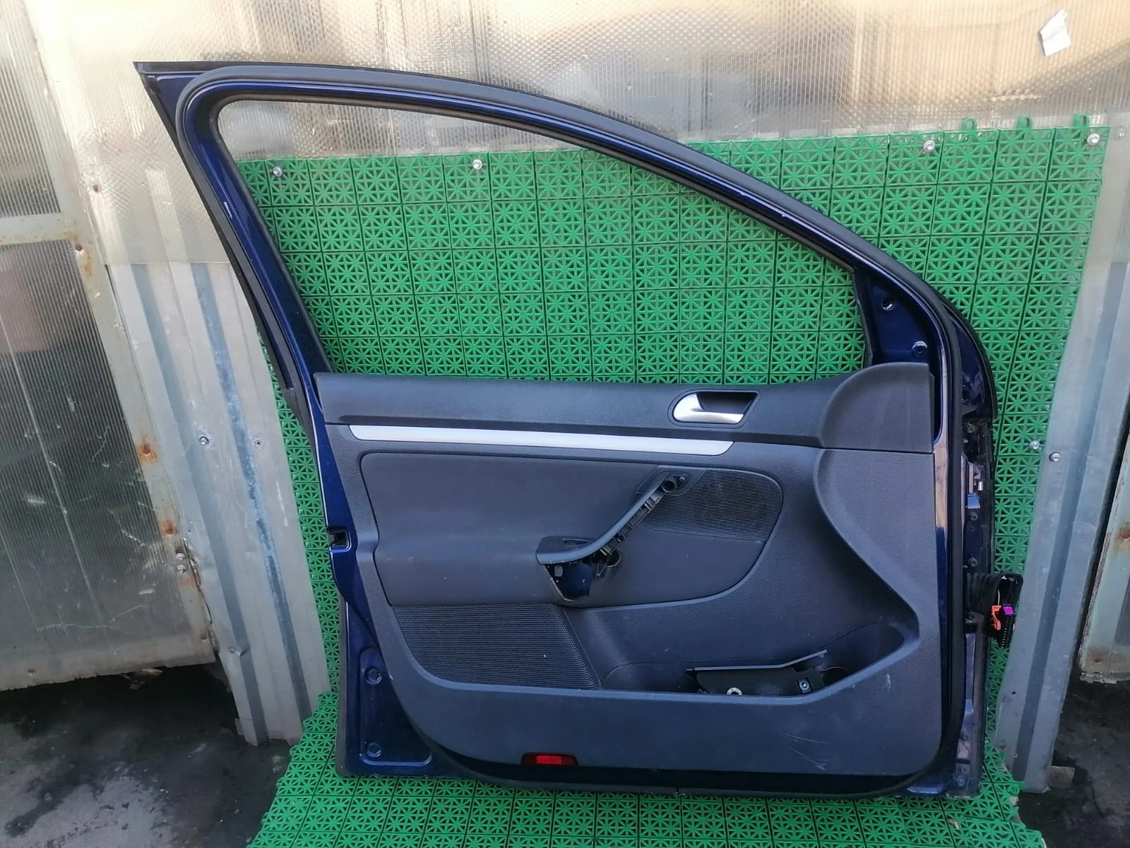 Стеклоподъемник VOLKSWAGEN GOLF 5/5+, JETTA 5 2004- передний левый электрический б/у GOLF 5(2004-2009);JETTA 5(2005-2009)