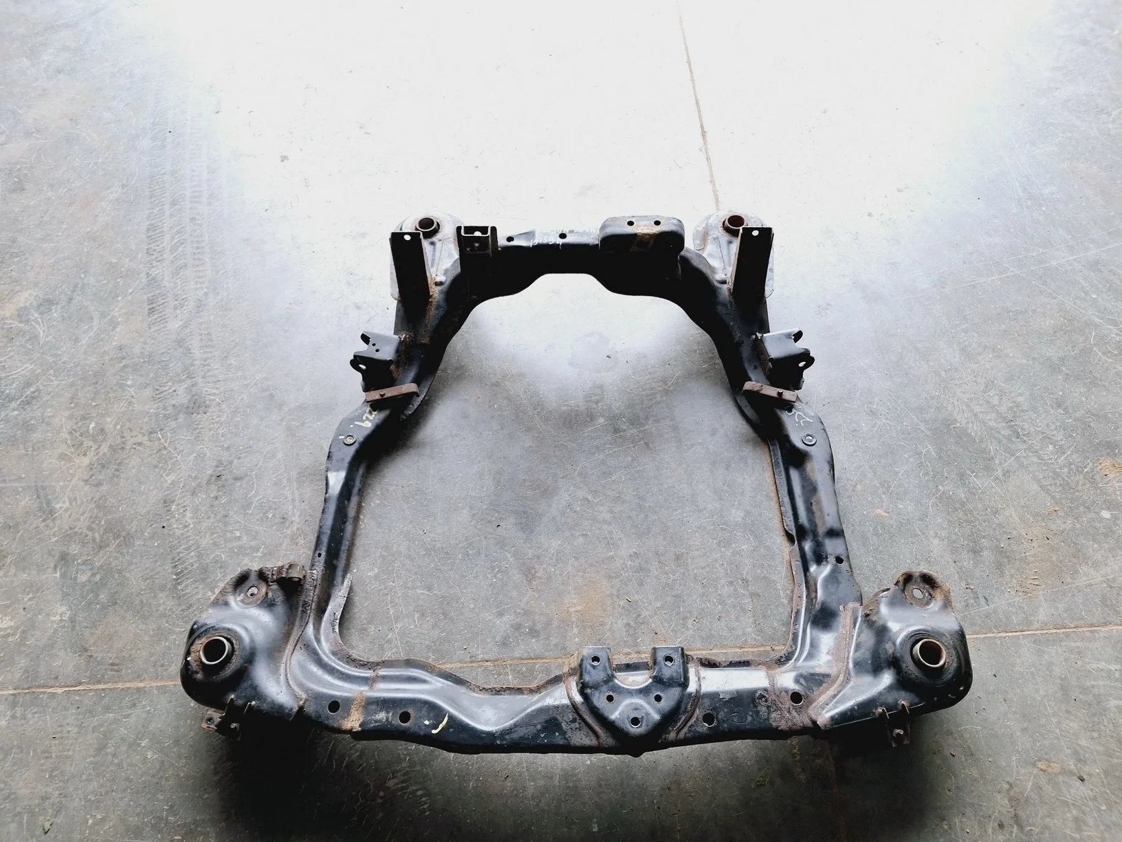 балка подмоторная Hyundai Tucson (JM) 2004-2009