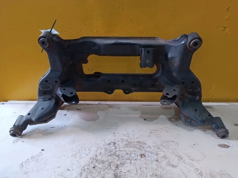 Подрамник Nissan X-Trail T30 2000-2007