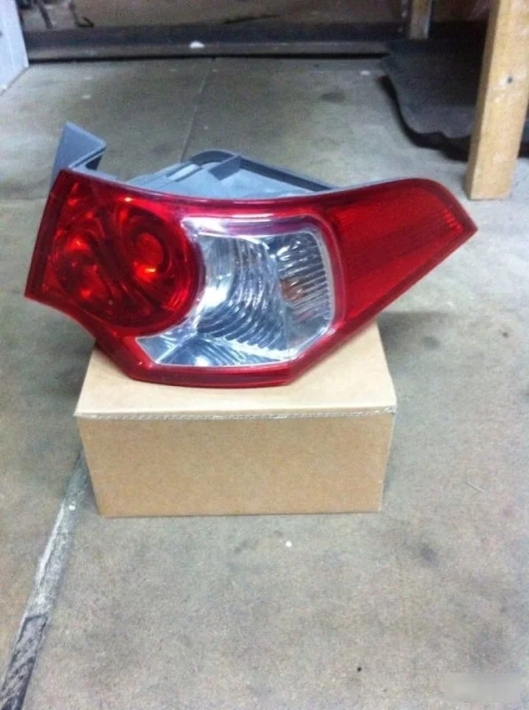 Фонарь Honda Accord 8 2008-2012