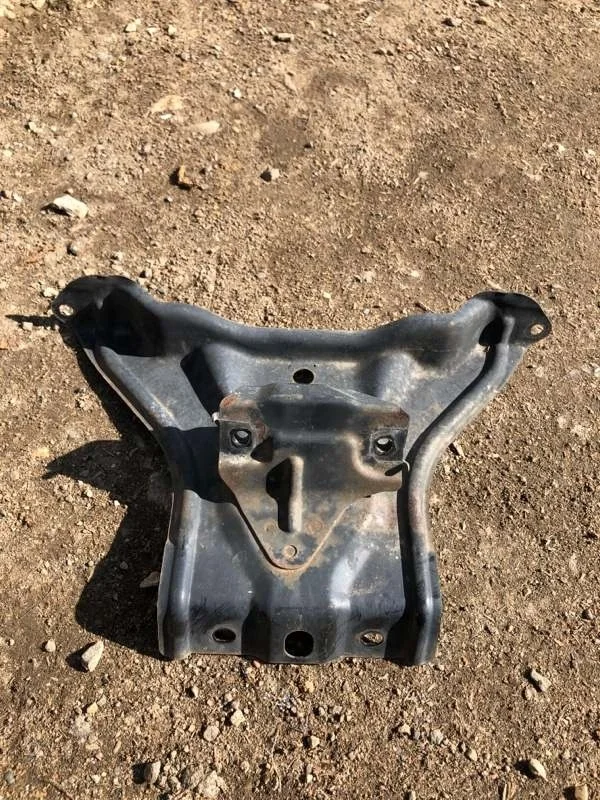 Кронштейн замка капота Suzuki Grand Vitara 2006-2015 8212065J01