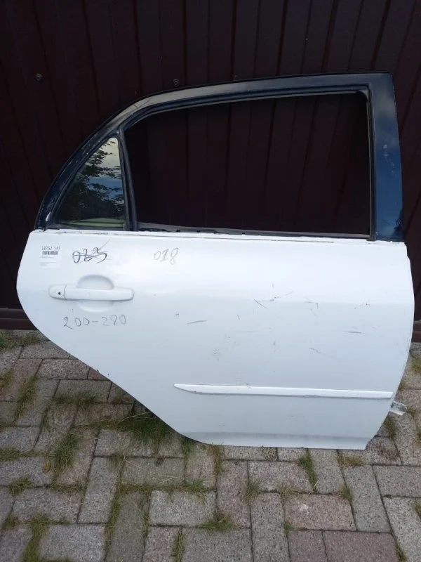 Дверь Toyota Corolla 2006-2012 150