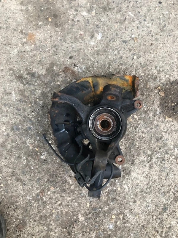 Кулак поворотный Toyota Camry 2012-2017 50 55