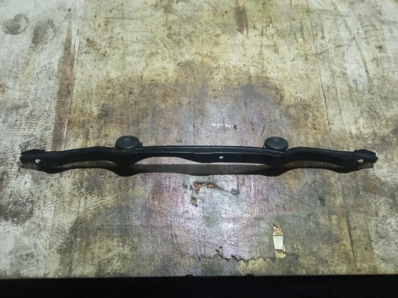 Усилитель бампера Toyota RAV4 2006-2012 30