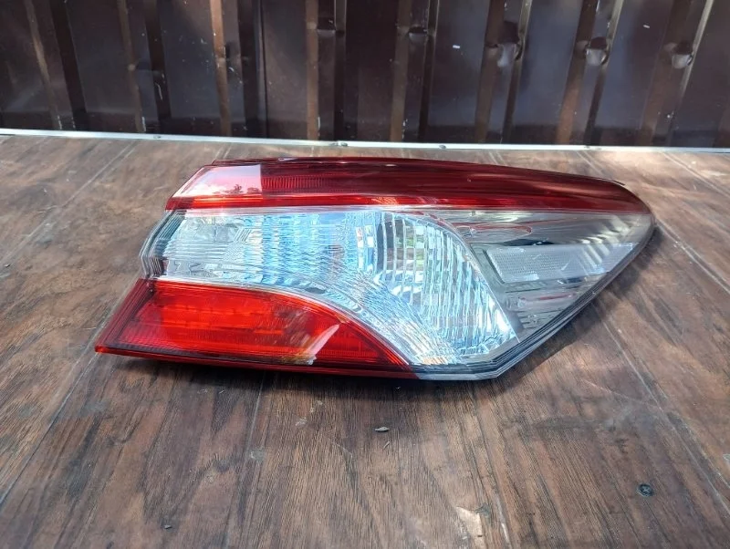 Фонарь Toyota Camry 2018-2021 70