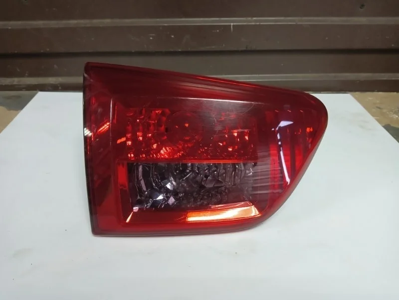 Фонарь Peugeot 4007 2007-2012