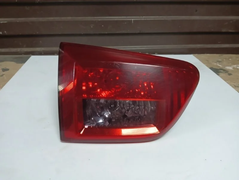 Фонарь Peugeot 4007 2007-2012