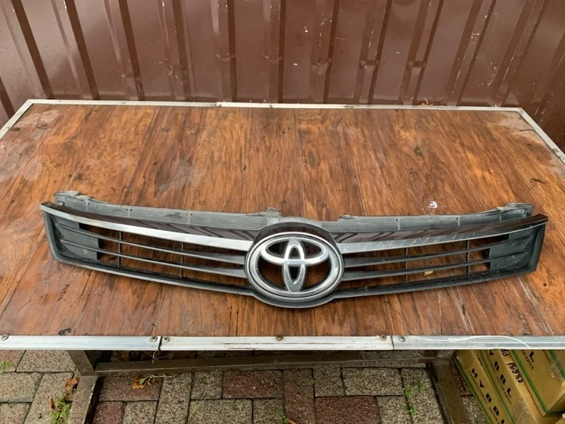 Решетка радиатора Toyota Camry 2014-2017 55