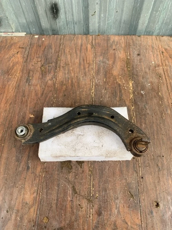 Рычаг подвески Honda Civic 8 2006-2011 4D