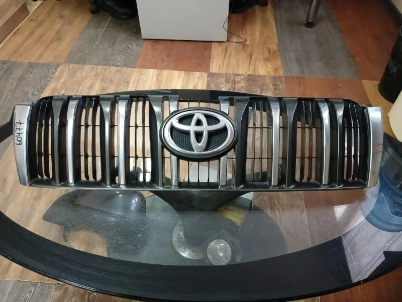 Решетка радиатора Toyota Land Cruiser Prado 2009-2013 150