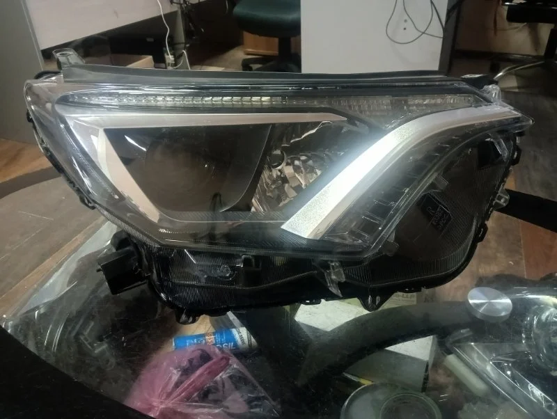 Фара галоген Toyota RAV4 2015-2019 40