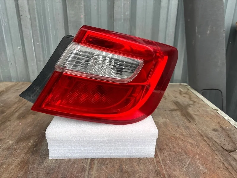 Фонарь Toyota Camry 2011-2014 50