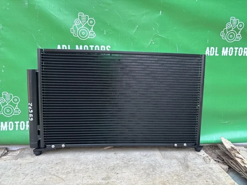 Радиатор кондиционера Honda Civic 8 2006-2011 4D