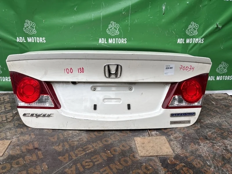 Крышка багажника Honda Civic 8 2009-2011 4D