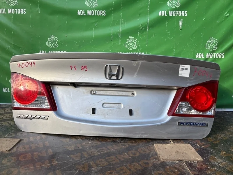 Крышка багажника Honda Civic 8 2009-2011 4D