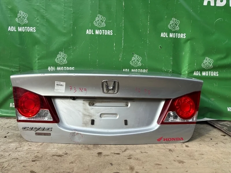 Крышка багажника Honda Civic 8 2009-2011 4D