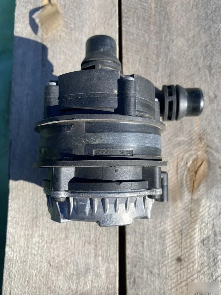 Водяная помпа Mercedes M274.920