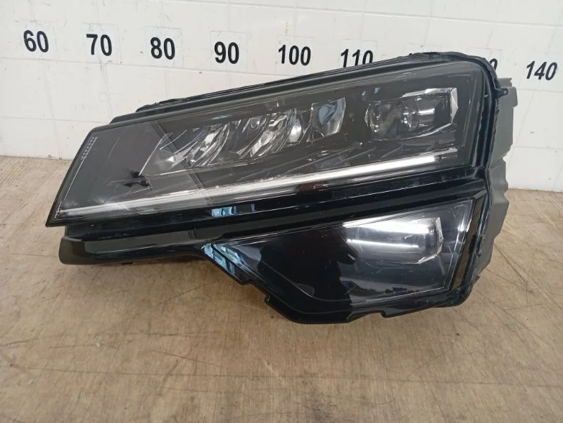 Фара SKODA KAROQ 2017 2018 2019 2020 2021 2022 2023