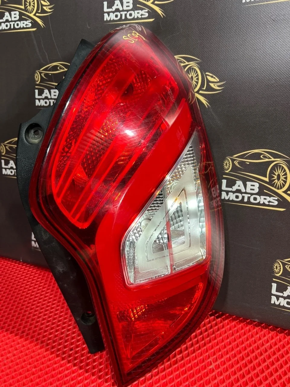 Стоп-сигнал Ssangyong Korando С 2014 8360134050 C200 D20DT, задний правый