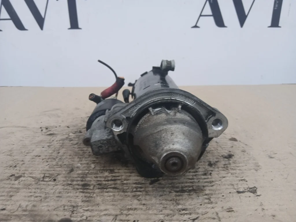 Стартер Audi A4 AVF