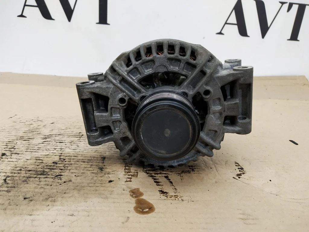 Генератор Audi A4 B8 CDH