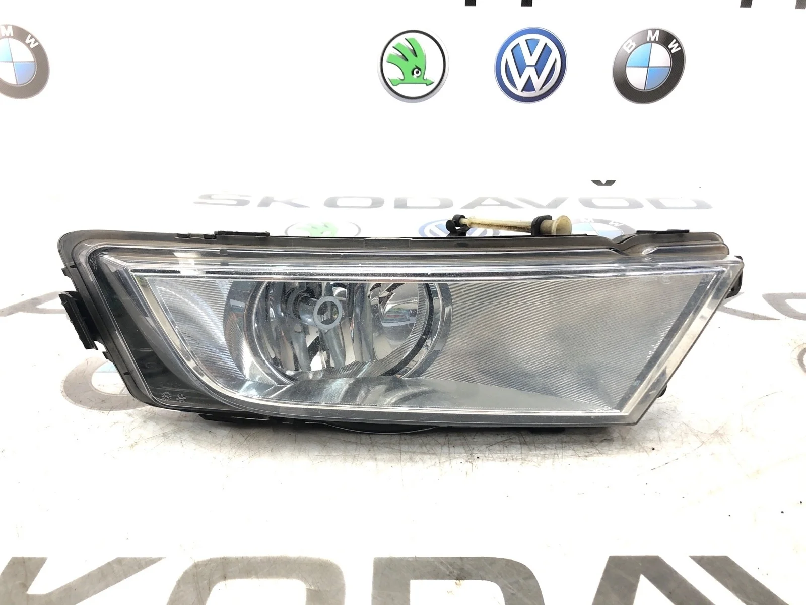 Фара противотуманная ПТФ Skoda Octavia 2015 5E0941702D A7 (5E) 2.0 CKFC, передняя правая