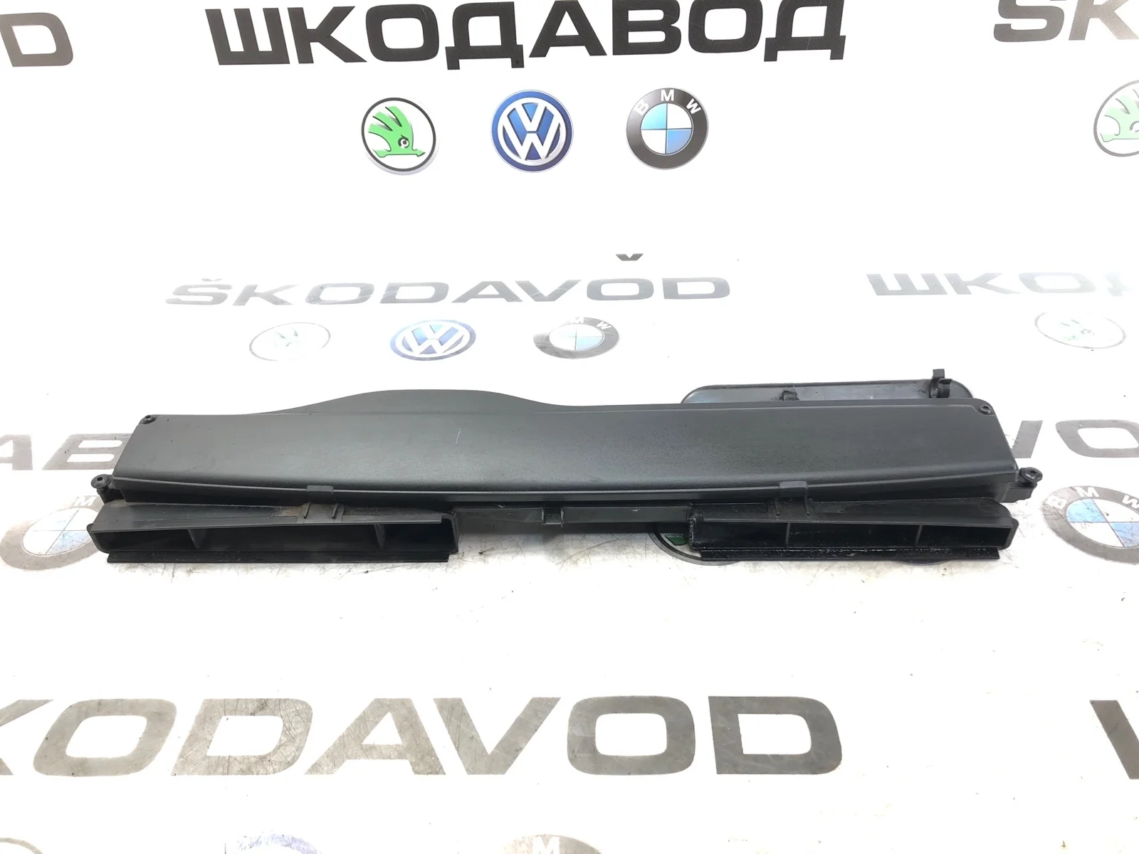 Воздухозаборник Skoda Octavia 2015 5Q0129254B A7 (5E) 2.0 CKFC