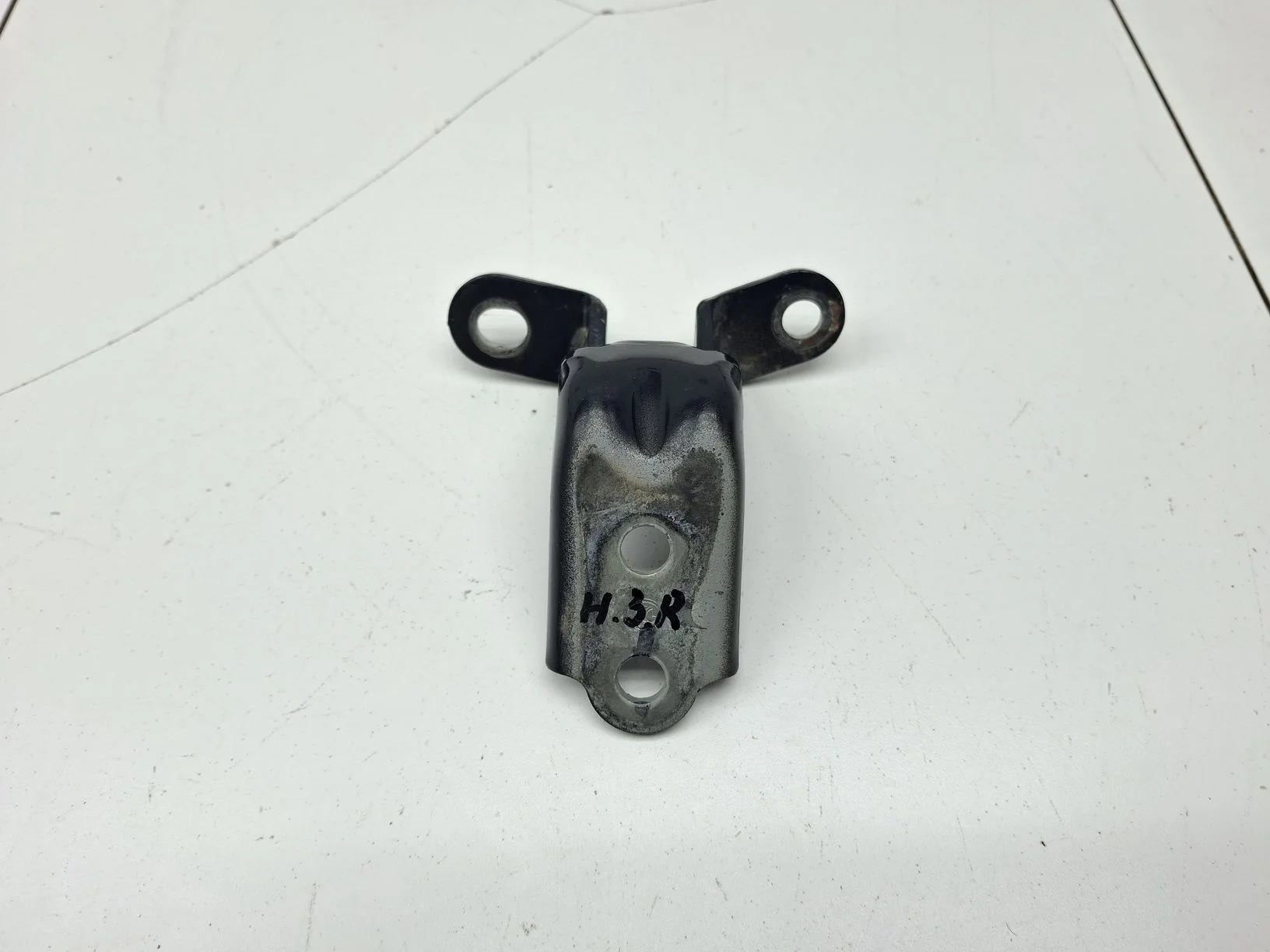 петля двери Hyundai Tucson (JM) 2004-2009