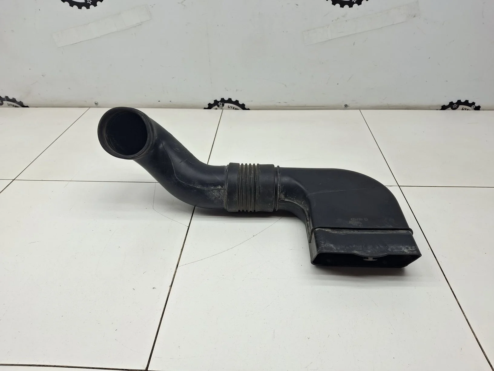 воздухозаборник (внутри) Hyundai Tucson (JM) 2004-2009