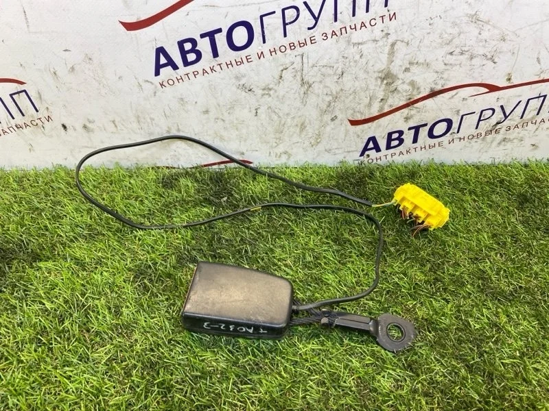 Ответная часть ремня безопасности MB C250 2012 W204 Рест