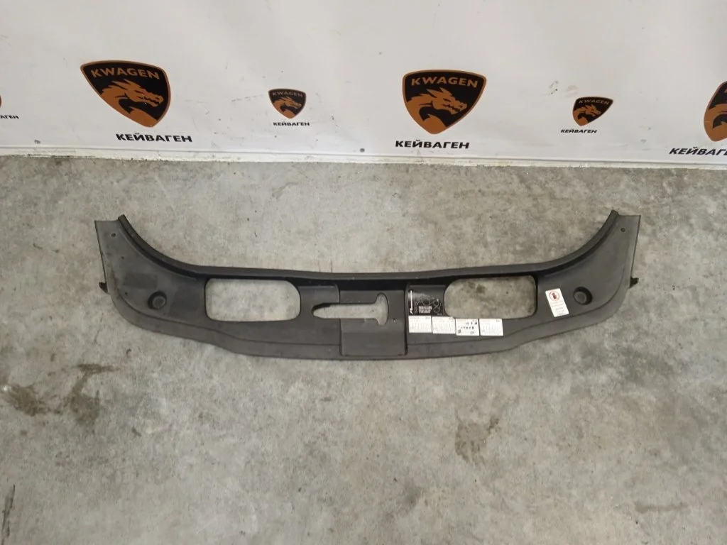 Накладка замка капота Porsche Panamera 2013 970