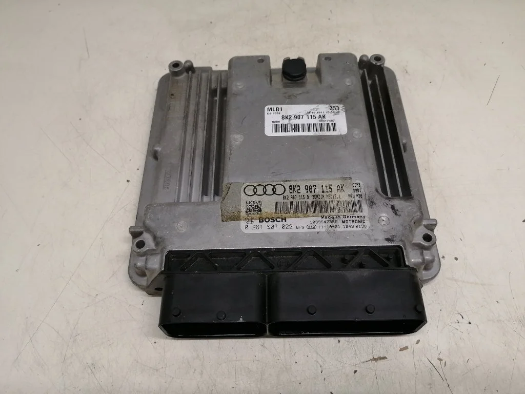 Блок управления двигателем Audi A4 2011 B8