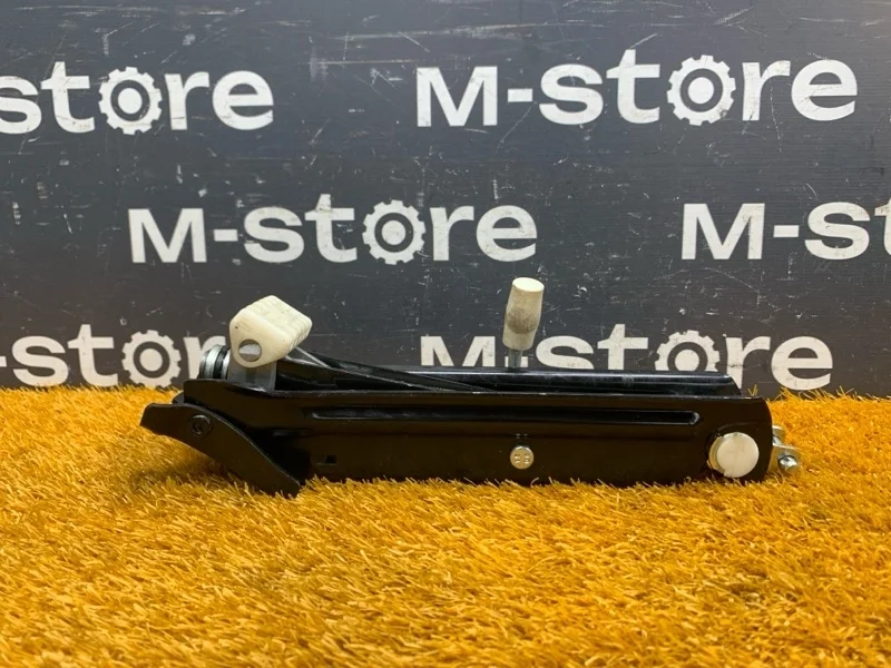 Домкрат Mercedes-Benz -Class 2006 W203