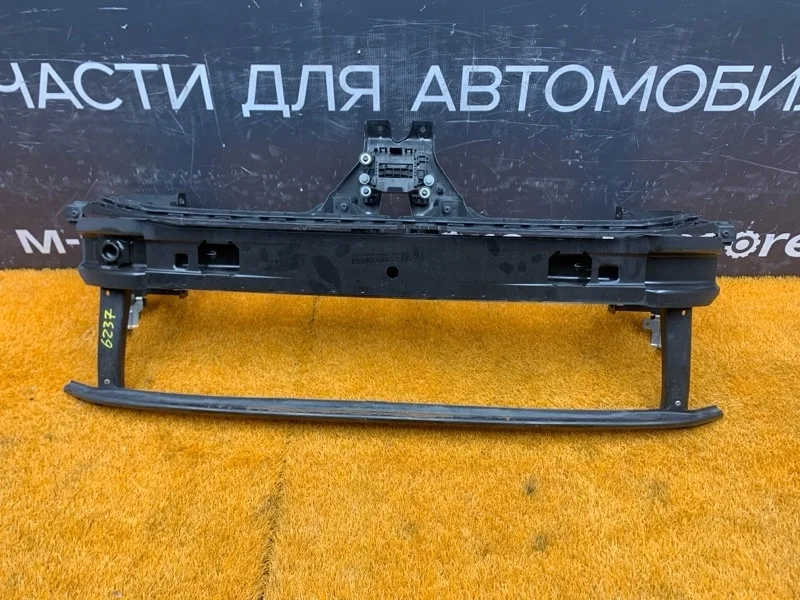 Рамка радиатора Volkswagen Passat 2015 B8/3G