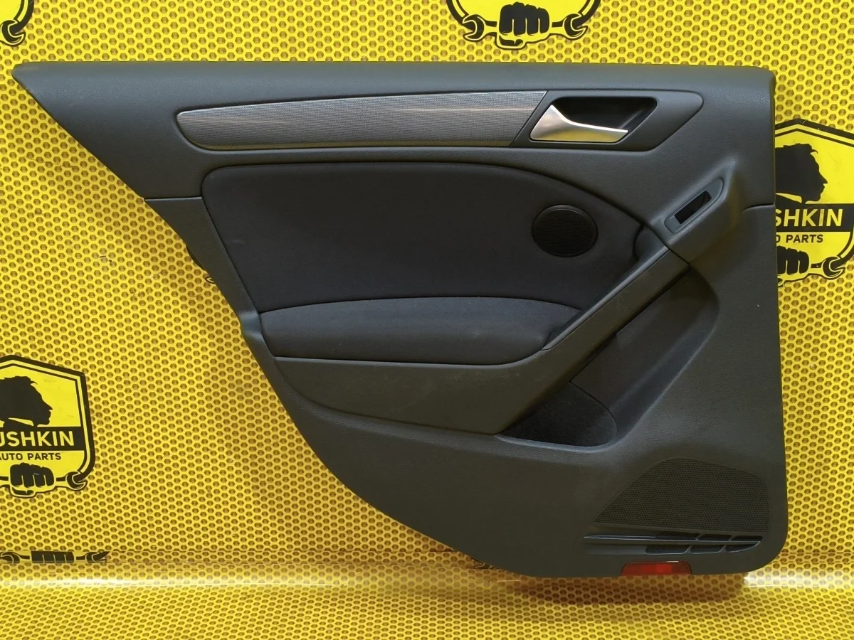 Обшивка двери Volkswagen Golf 2012 MK6