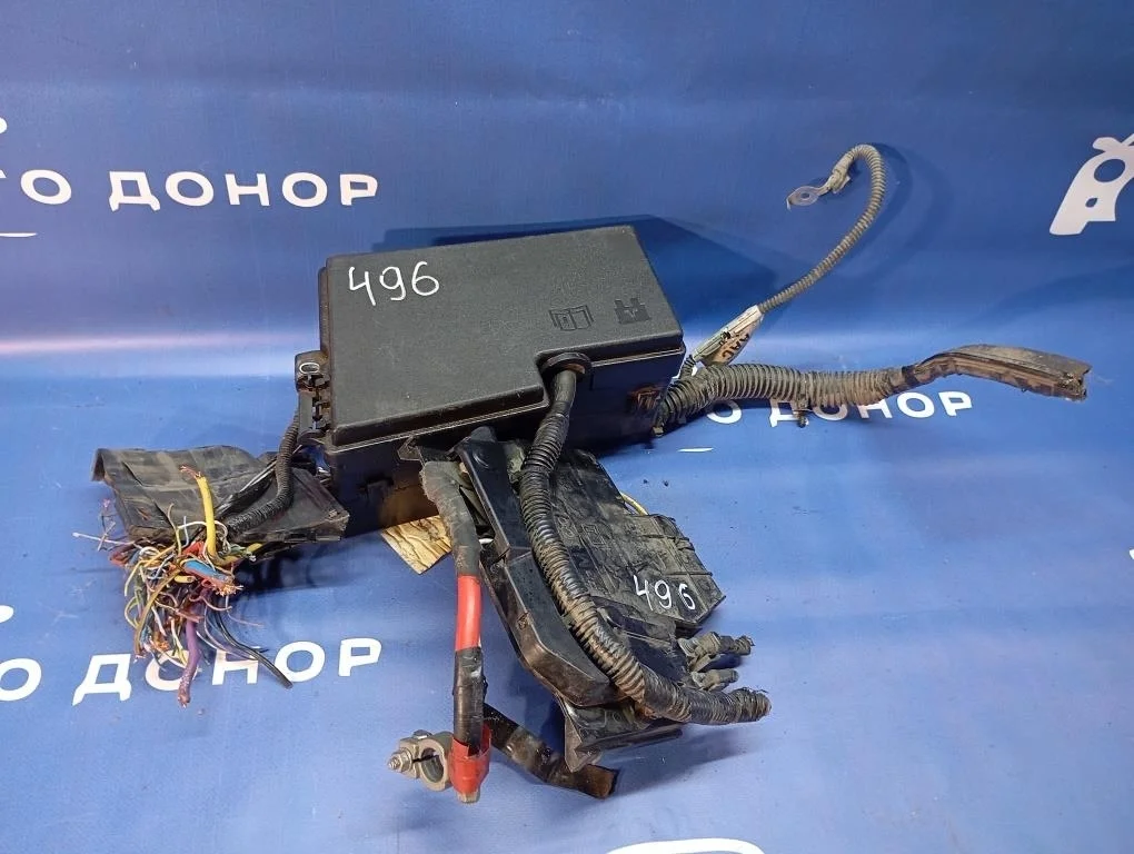 блок предохранителей FORD FOCUS CB8 IQDB