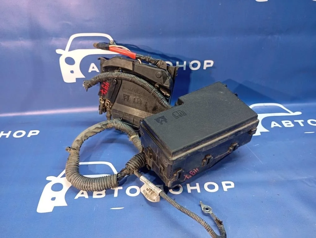 блок предохранителей FORD FOCUS CB8 IQDB