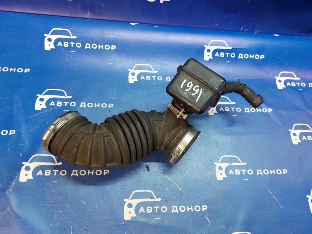 патрубок воздушного фильтра NISSAN SERENA C26 MR20DD