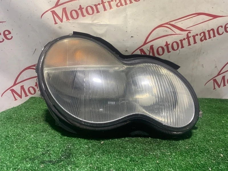 Фара галогеновая Mercedes-Benz C-Class 2038200261 W203, правая