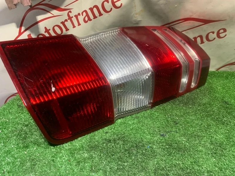 Фонарь задний Mercedes-Benz Sprinter 9068200264 W906, задний правый