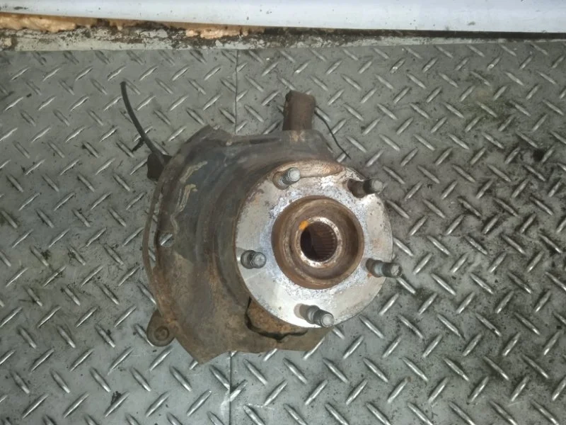 Кулак поворотный Nissan X-Trail 400148H300 T30, передний правый