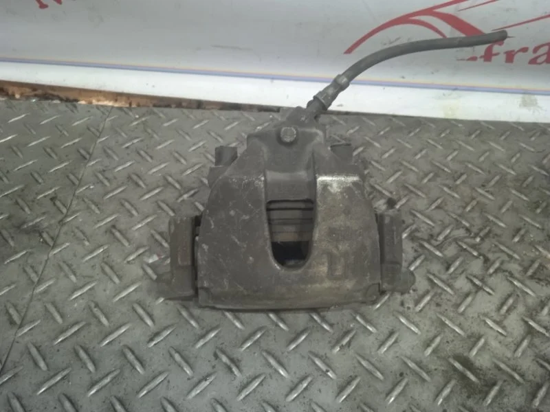 Суппорт тормозной Ford Kuga 1682876 1, передний левый