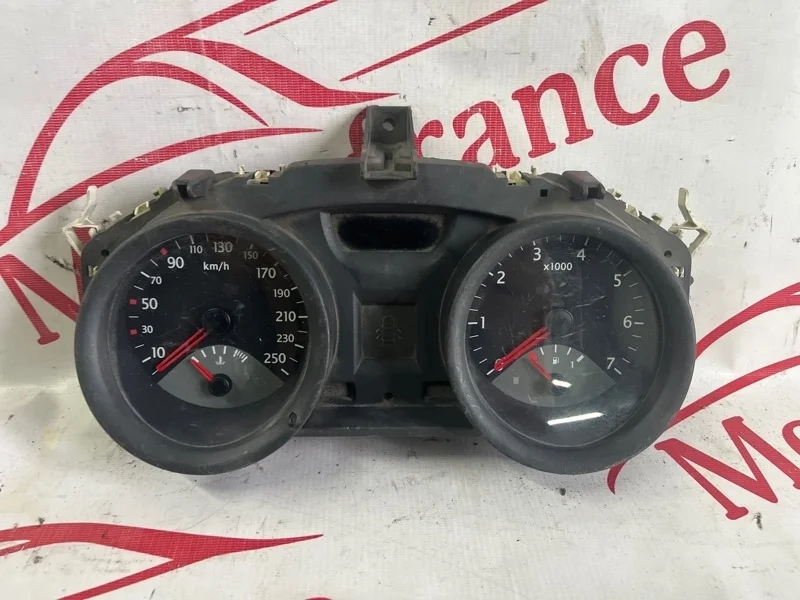 Панель приборов Renault Megane 2002-2009 8200306535 2