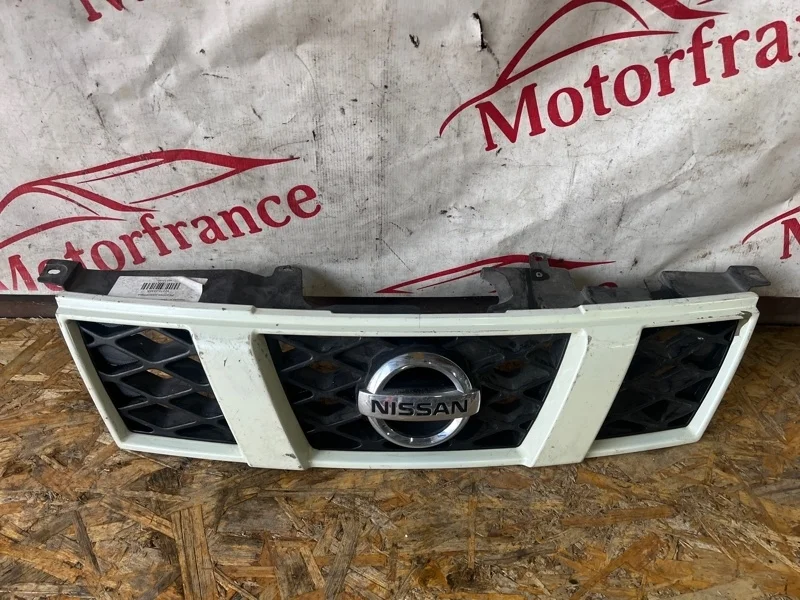 Решетка радиатора Nissan X-Trail 2007-2011 62310JG40A T31