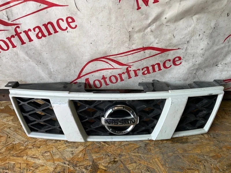Решетка радиатора Nissan X-Trail 2007-2011 62310JG40A T31