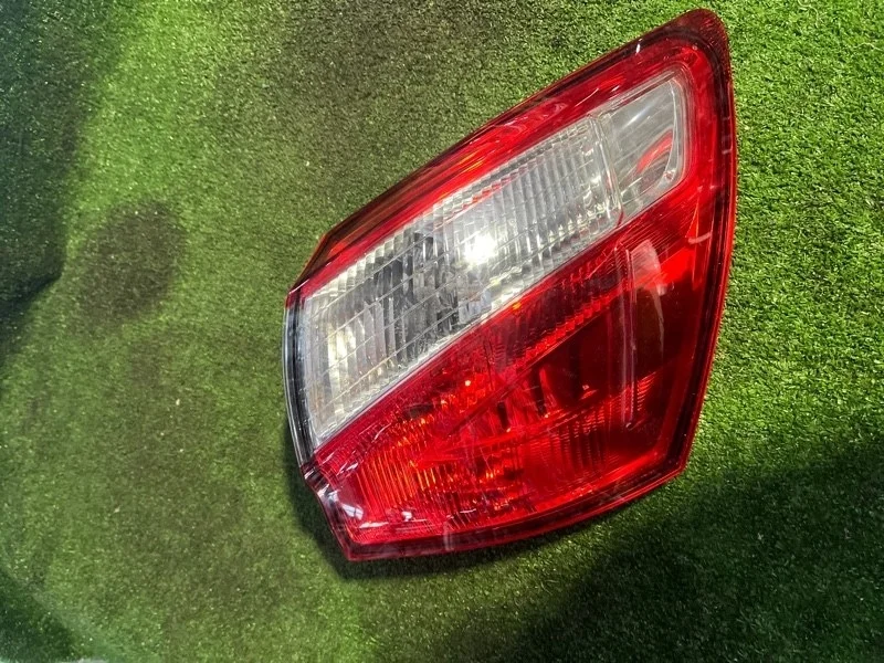 Фонарь задний Nissan Qashqai 2010 26550BR00A J10, правый