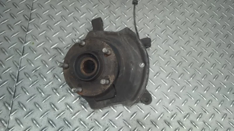 Кулак поворотный Nissan X-Trail 400158H300 T30, передний левый