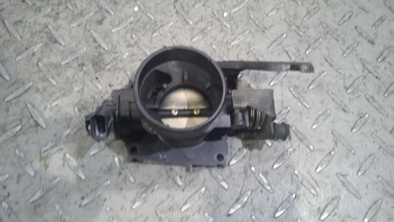 Дроссельная заслонка Ford Focus XS4U9E927LA 1 1.6 16V FYDB