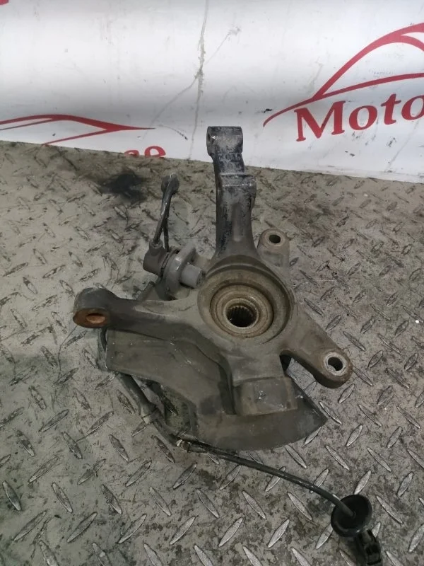 Кулак поворотный Chevrolet Aveo 2008 94524968 T250, передний левый