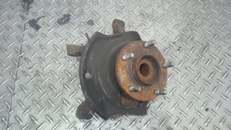 Кулак поворотный Nissan X-Trail 400148H300 T30, передний правый